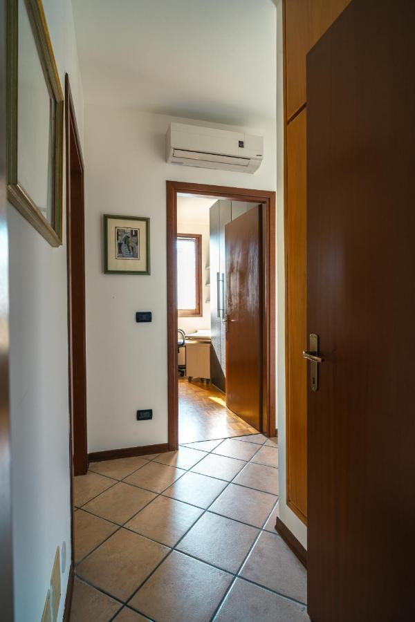 Ferienwohnung Te Vojo Ben -Furnished Flat- Santa Maria Di Sala Exterior foto